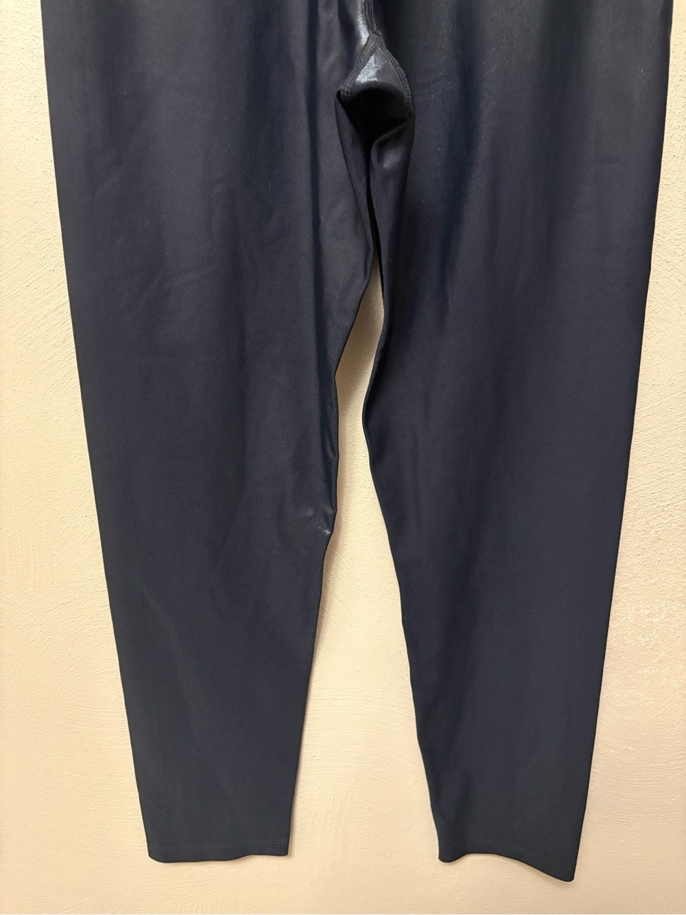 CARBON38 High Rise 7/8 Legging in Takara Shine Black Cropped Size Large - Picture 8 of 9